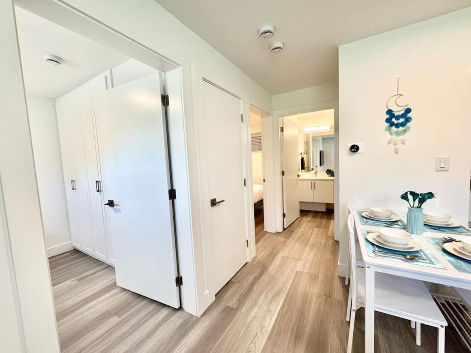 Perfect Vancouver Travel Hub for Couples or Family Apartment in Vancouver