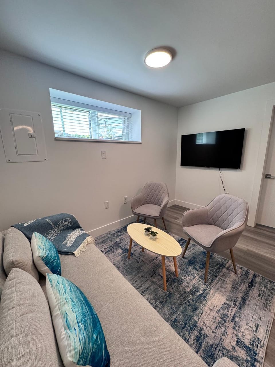 Perfect Vancouver Travel Hub for Couples or Family Apartment in Vancouver