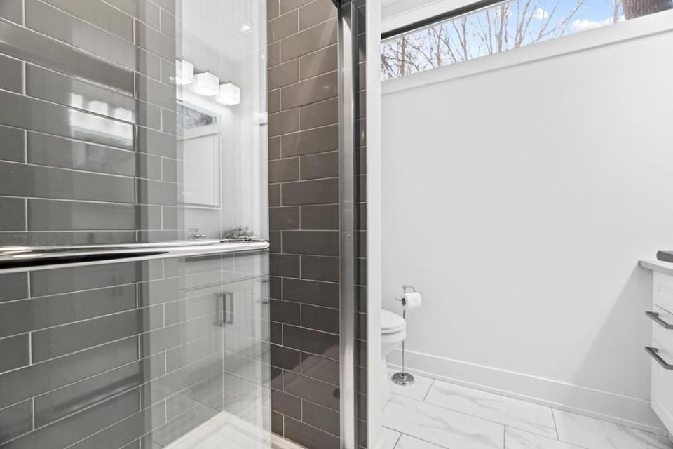 RentX Cozy Downtown London Parking WiFi Apartment in London