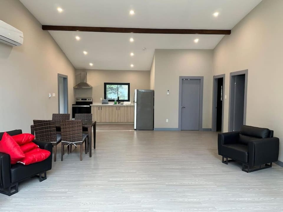 3-bedroom Villa in Lakefield #17 House in Douro-Dummer