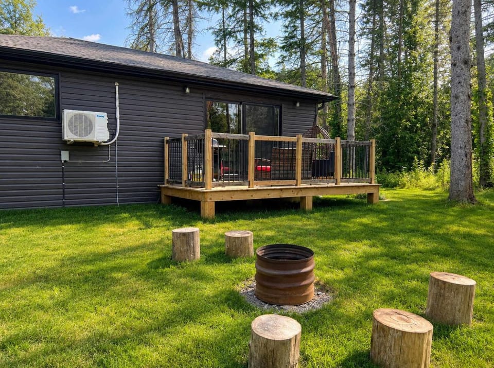 3-bedroom Villa in Lakefield #12 House in Douro-Dummer