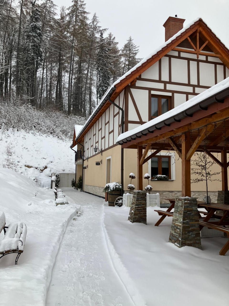 POKOJE GOŚCINNE Złote Modrzewie Bed and Breakfast in Lower Silesian Voivodeship