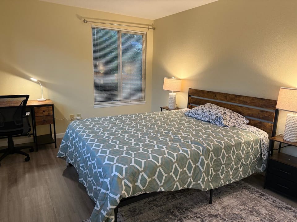 Private Room "Apple" by UW Vacation rental in University District