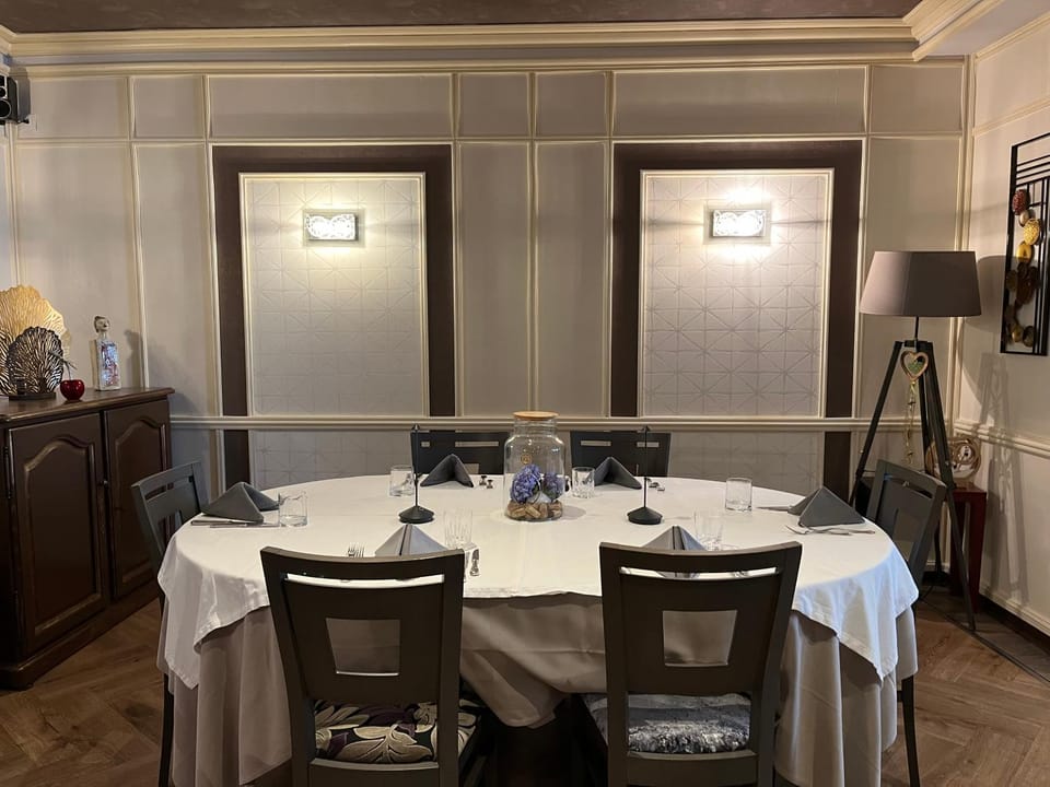 Logis Hotel & Restaurant - Hostellerie du Prieuré Hotel in Grand Est