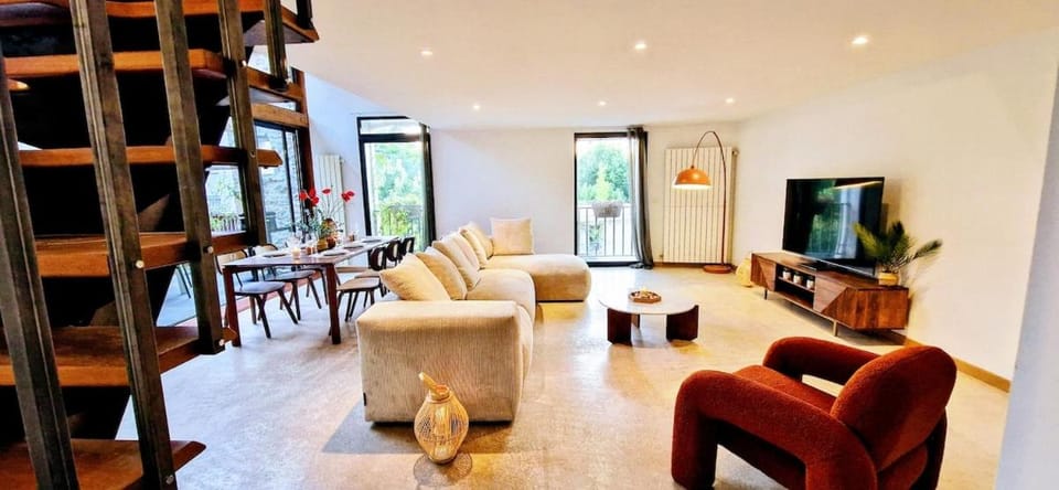 LE LOFT DE THAU, Standing, Grand Patio, Déco Bohème, Parking, Climatisation Apartment in Occitanie