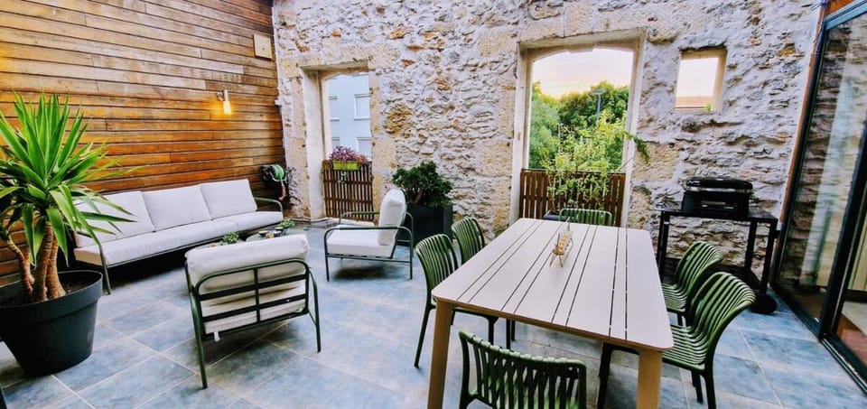 LE LOFT DE THAU, Standing, Grand Patio, Déco Bohème, Parking, Climatisation Apartment in Occitanie