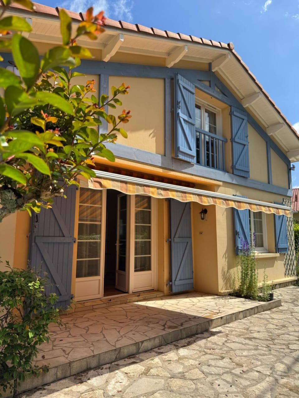 Property building, Day