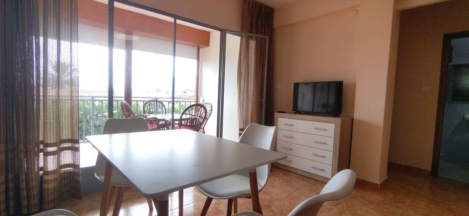 TV and multimedia, Balcony/Terrace, Living room, Dining area