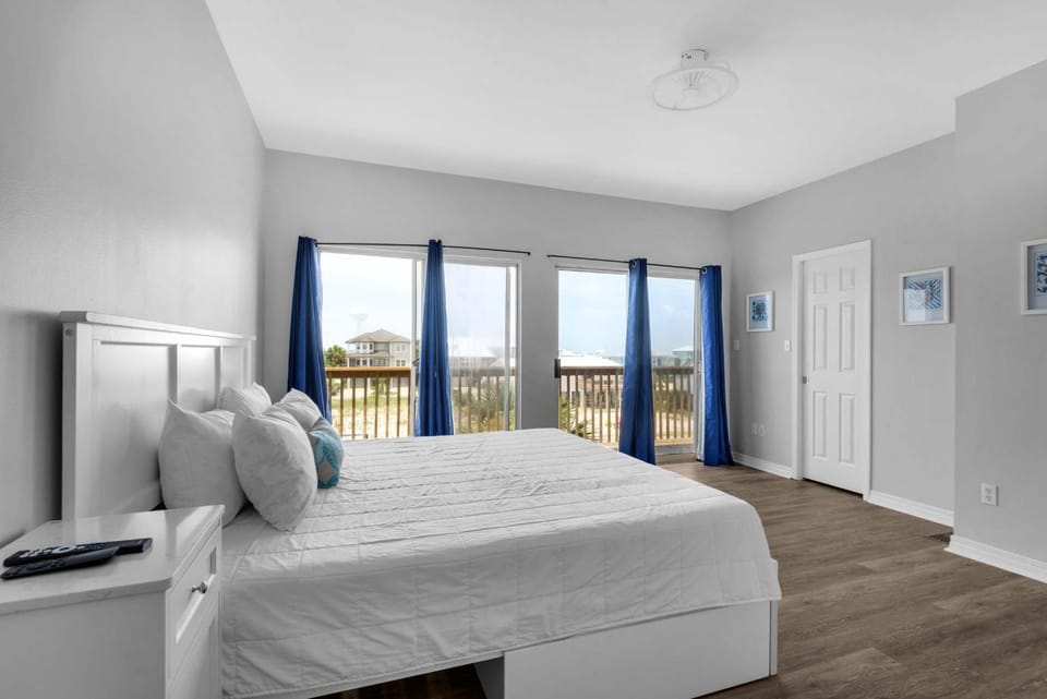 Coastal Cottage House in Pensacola Beach