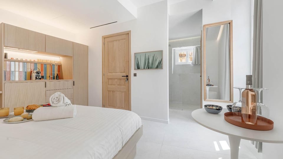 Les Graniers - Old Village - Shellter Rentals Apartment in Saint-Tropez