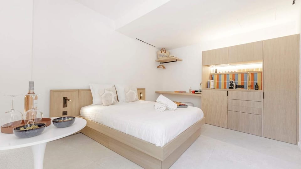 Les Graniers - Old Village - Shellter Rentals Apartment in Saint-Tropez