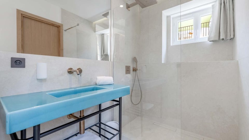 Les Graniers - Old Village - Shellter Rentals Apartment in Saint-Tropez