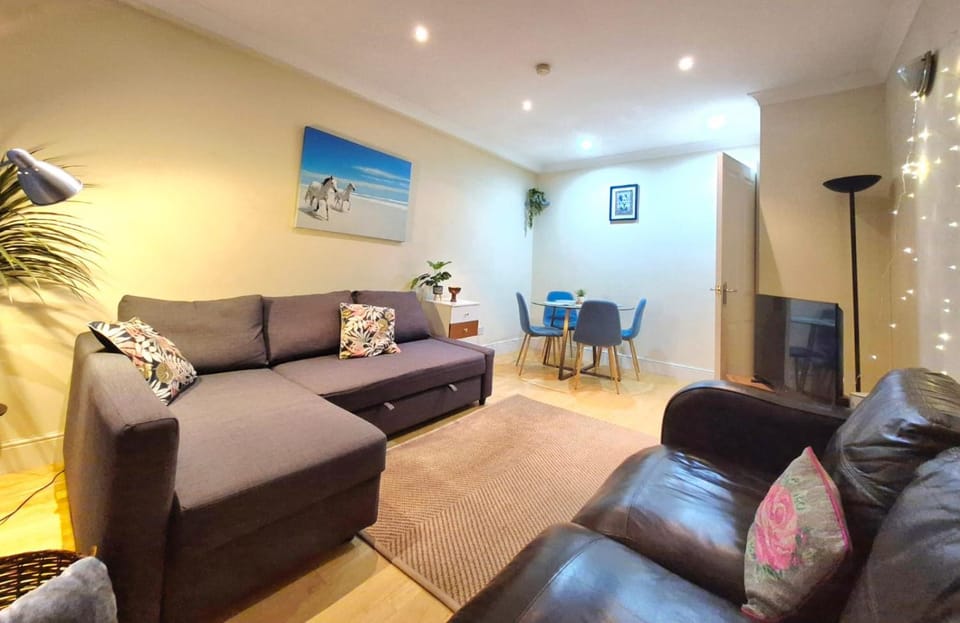 Living room, Dining area, Family