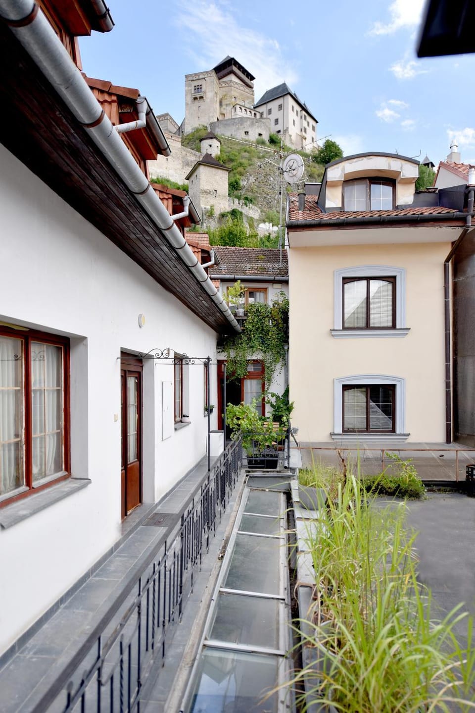 Neighbourhood, View (from property/room)
