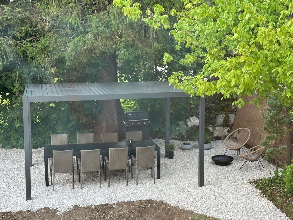 Patio, Natural landscape, Garden, Balcony/Terrace
