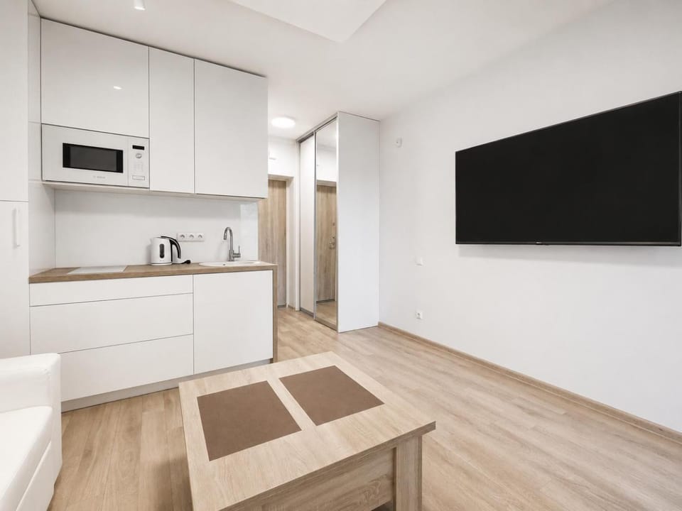 TV and multimedia, oven, stove