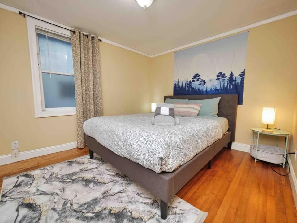 Affordable & Furnished Comfy Oakland Apt Apartment in Oakland