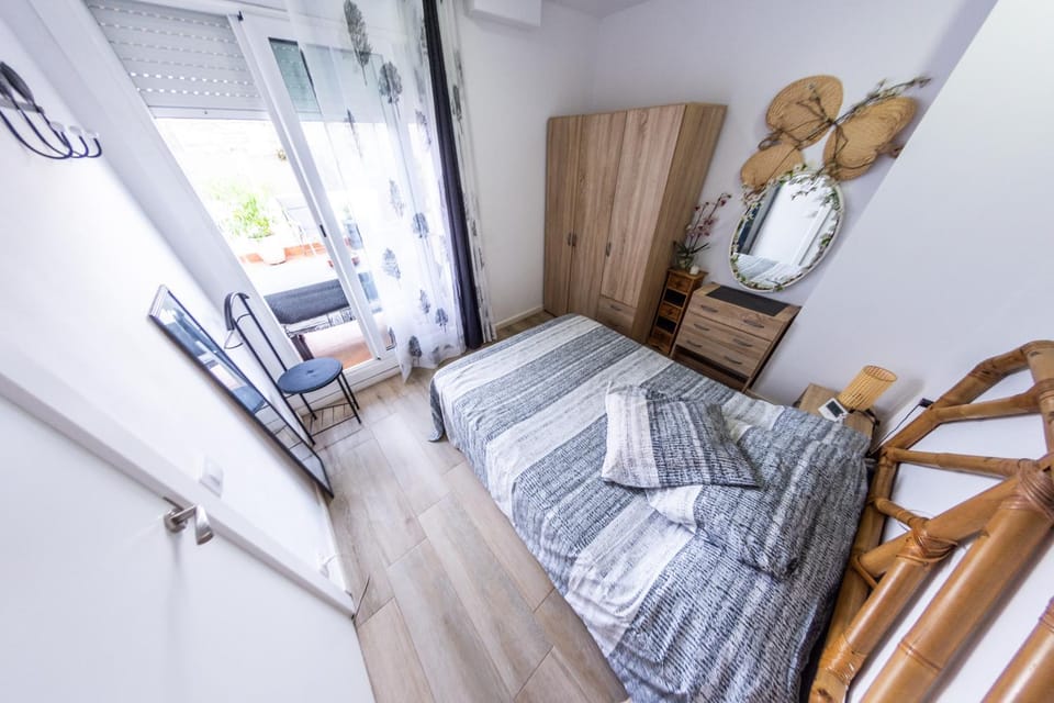 Bed, Photo of the whole room, Bedroom, wardrobe