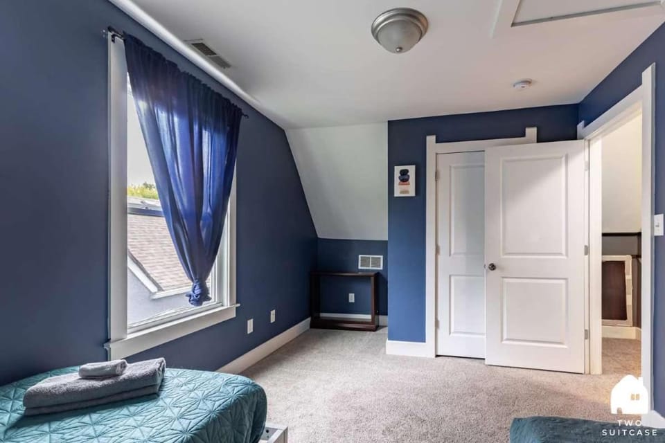 City-Center 2BR Near Attractions Apartment in Indianapolis