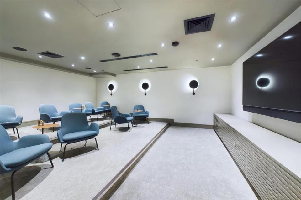TV and multimedia, Seating area