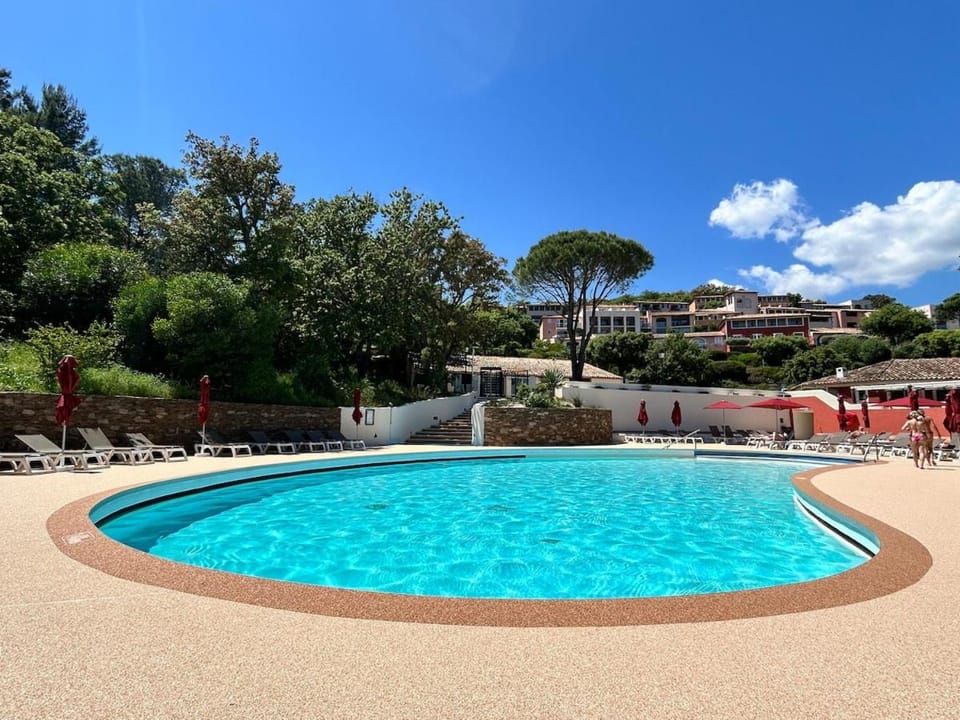 Les Restanques Bruyeres 2001 proche piscine Apartment in Grimaud