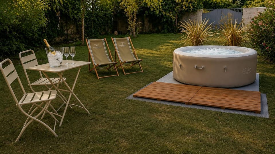 Garden, Hot Tub, Garden view, sunbed