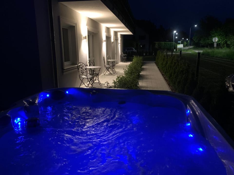Night, Garden, Hot Tub
