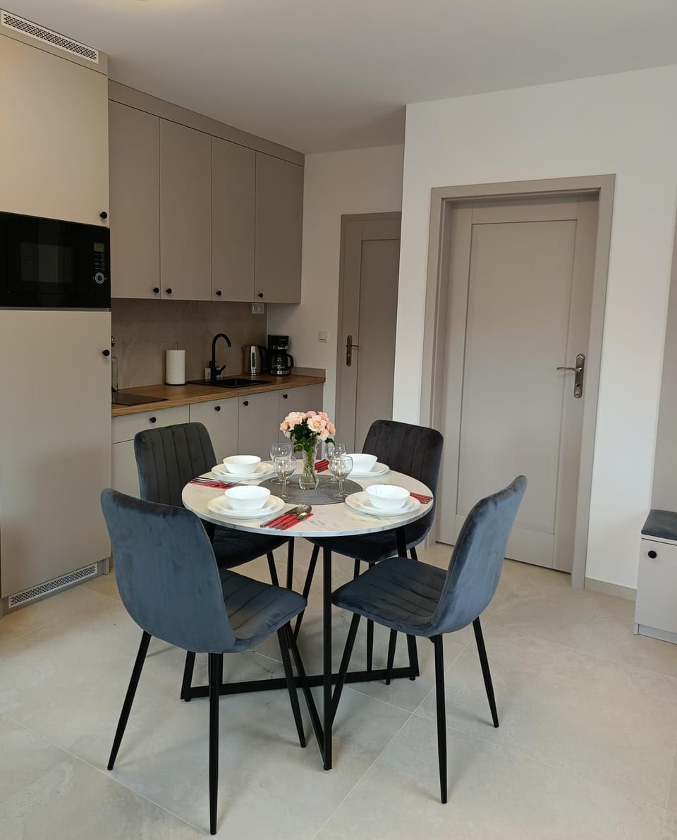 Kitchen or kitchenette, Living room, Dining area