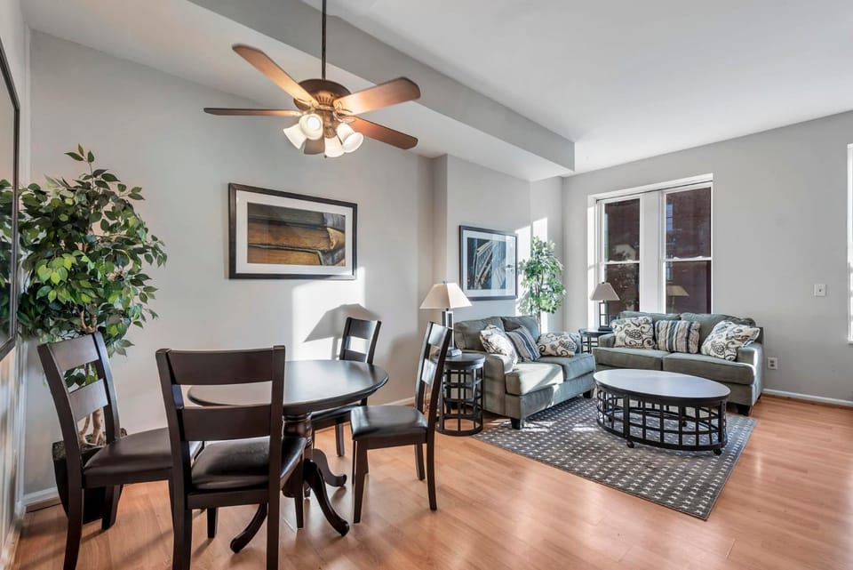 715a - Settle into Soulard 4 beds 2 full baths House in Saint Louis