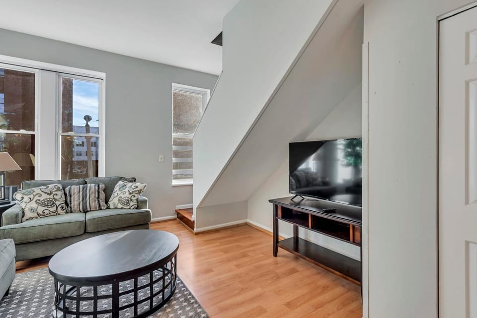 715a - Settle into Soulard 4 beds 2 full baths House in Saint Louis