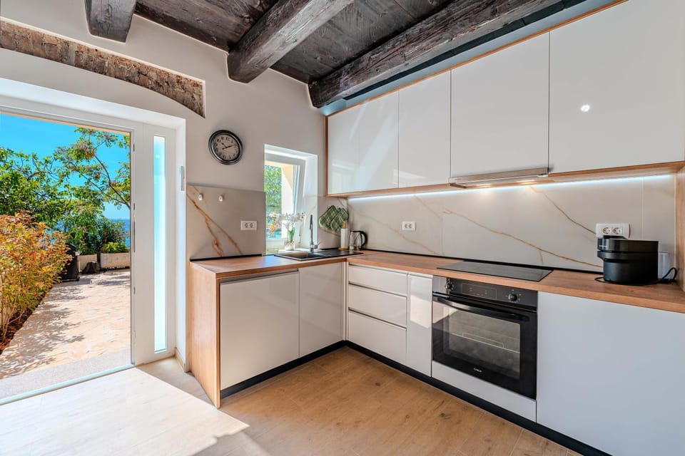 Communal kitchen, kitchen