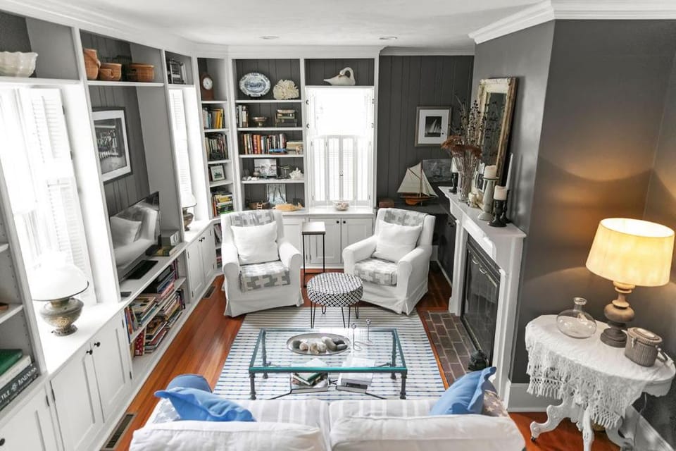 Living room, Seating area
