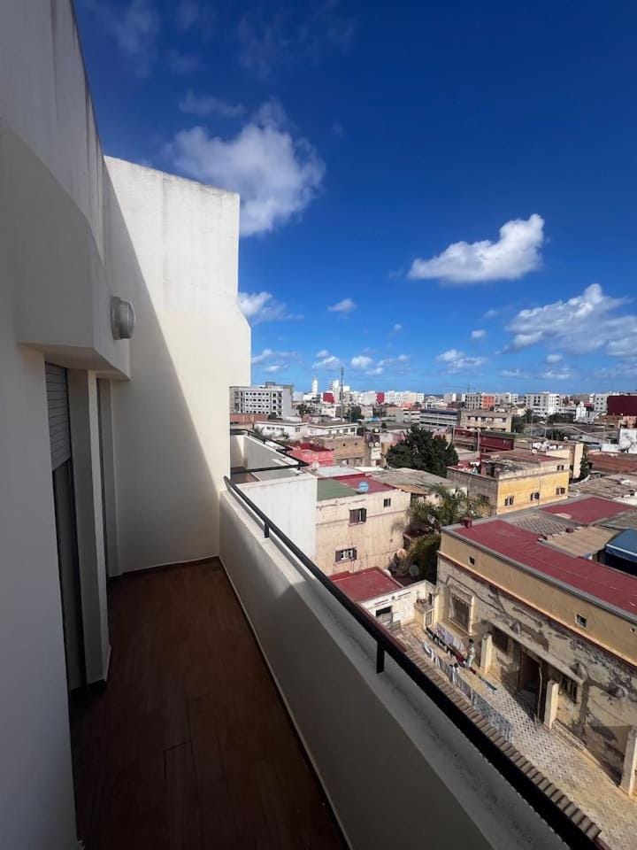 Appartement de luxe avec parking gratuit à Casablanca, Vue & Confort Apartment in Casablanca