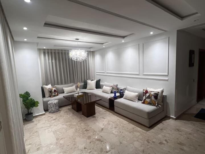 Appartement de luxe avec parking gratuit à Casablanca, Vue & Confort Apartment in Casablanca