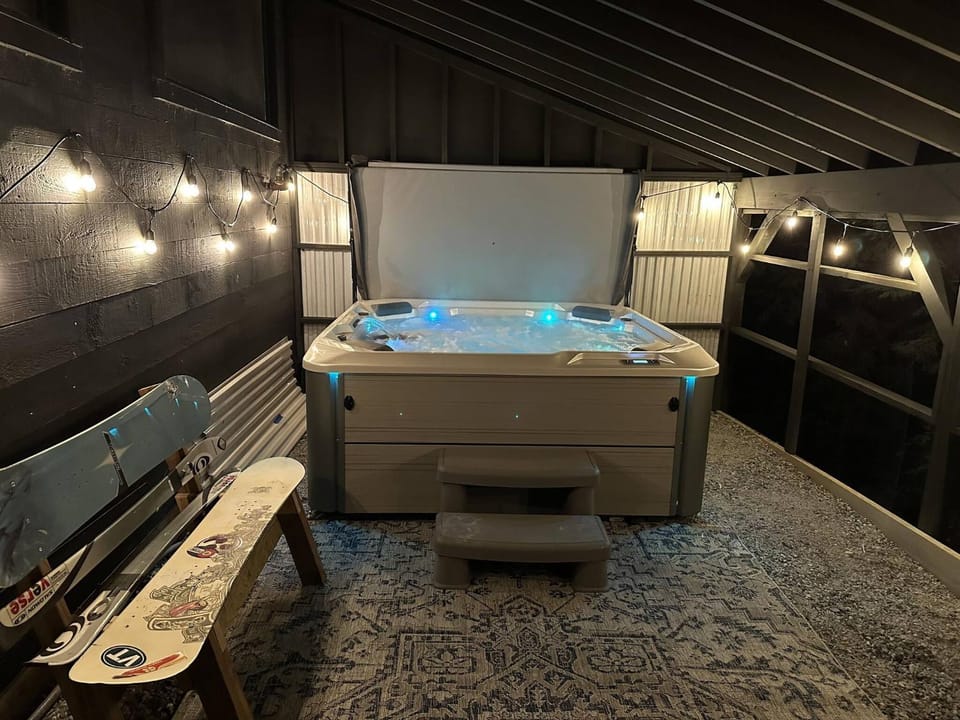 Hot Tub, Cycling, storage, towels