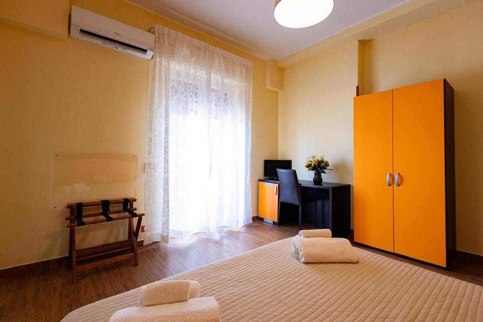 TV and multimedia, Bedroom, towels, wardrobe, air conditioner