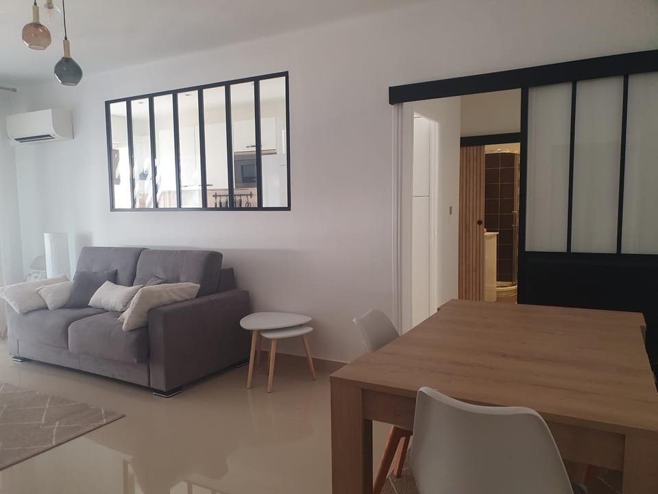 Le Versailles appartement 4 prs cosy carre d or Apartment in Antibes