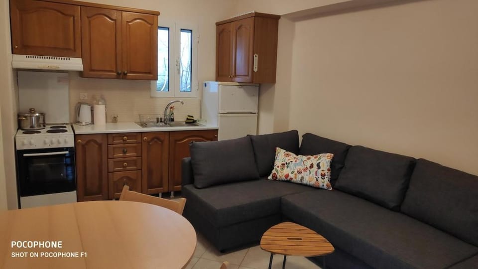 Kitchen or kitchenette, Seating area