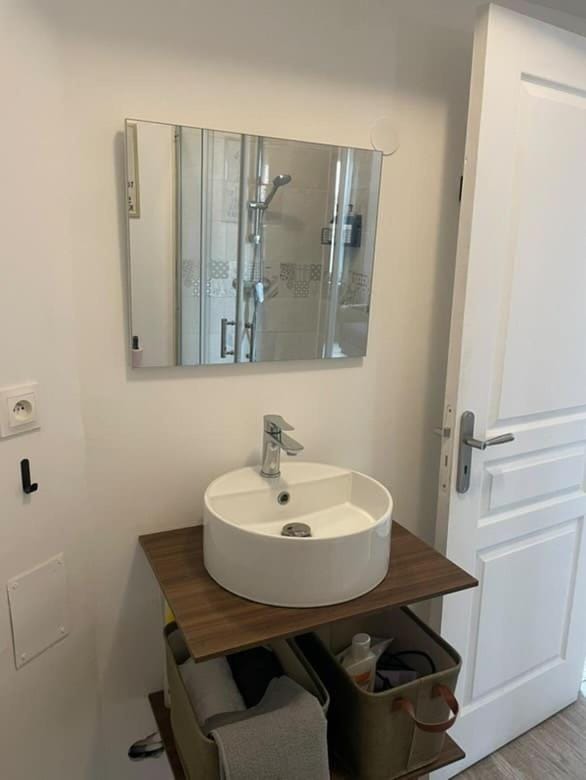 Shower, Bathroom