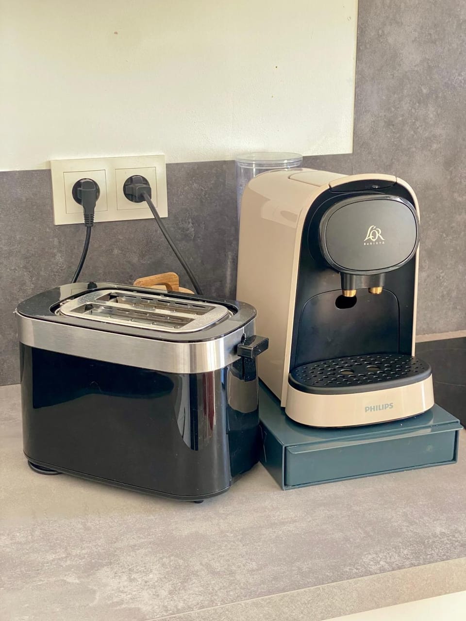 Coffee/tea facilities