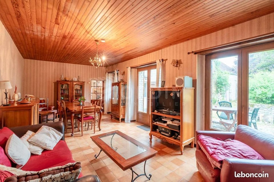 Au temps suspendu - au charme des pierres House in Bourgogne-Franche-Comté