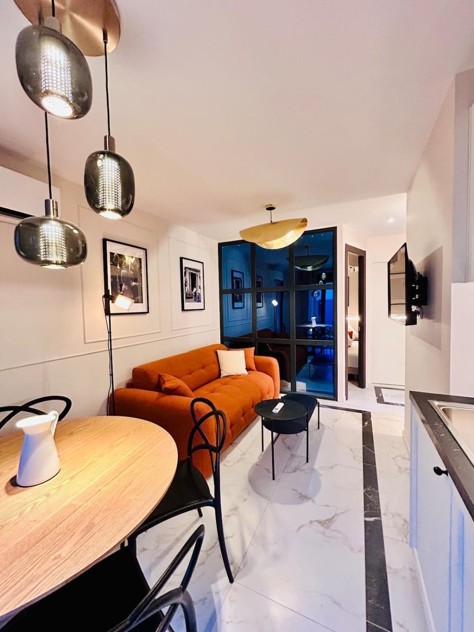 Luxury Suite - Intimate Garden, BBQ & Private Parking Apartment in Cagnes-sur-Mer