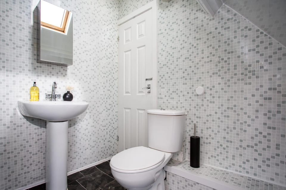 Shower, Toilet, Bathroom