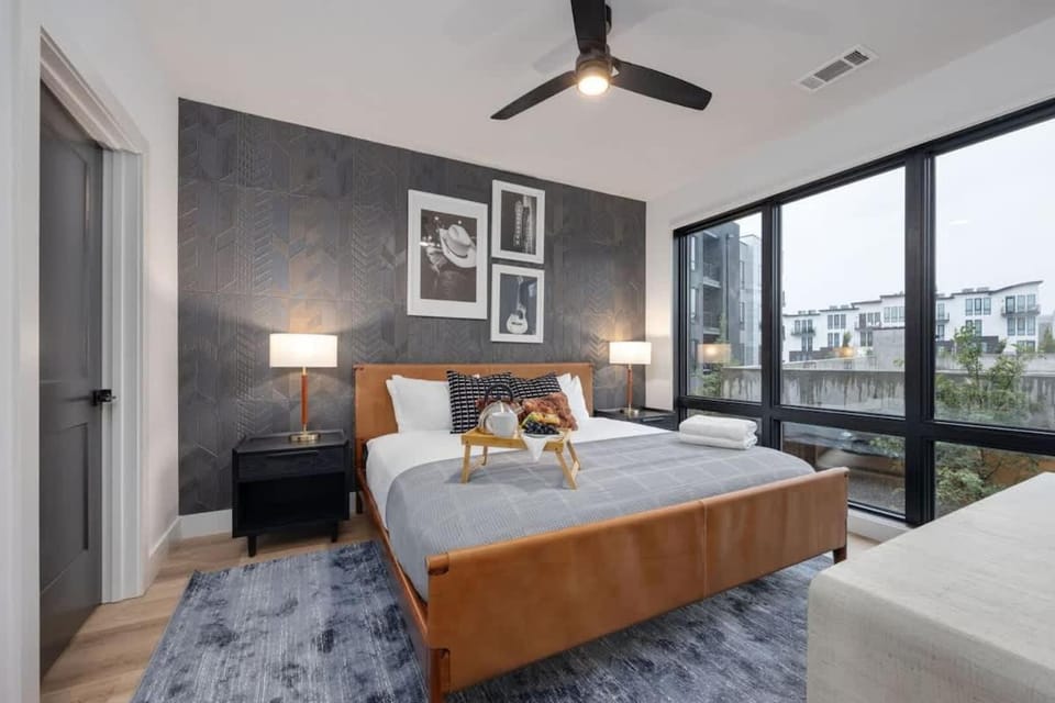 Twin Notes - Odyssey - 2 Units - Mins to Broadway House in Nashville