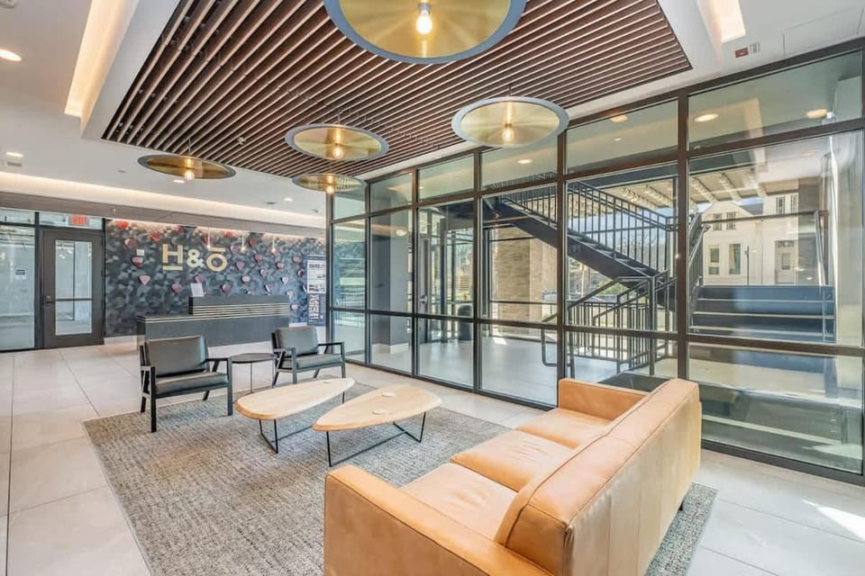 Harmony Outpost-Pool & Gym-4 Mins To Broadway House in Music Row