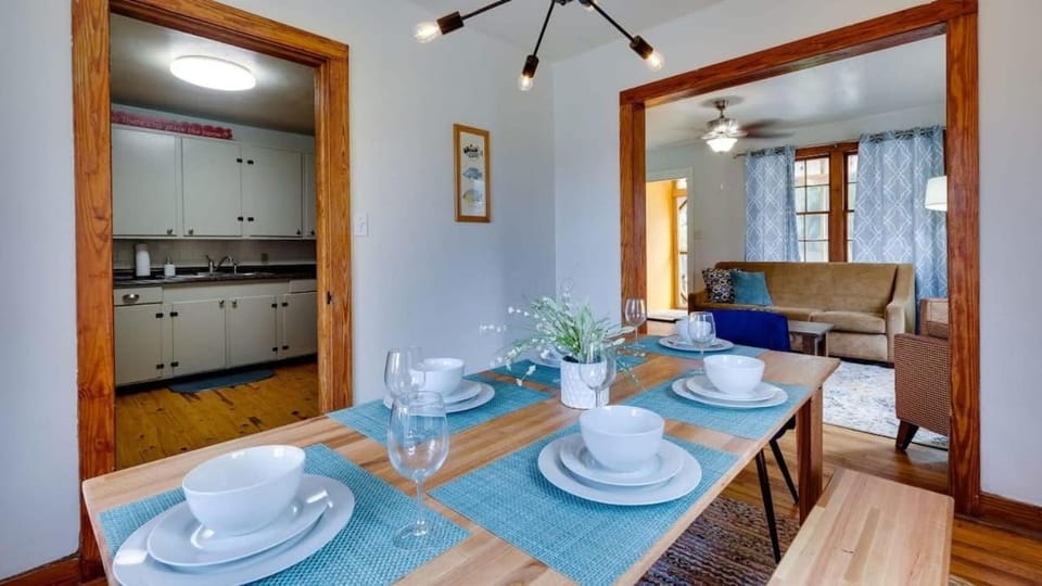 Dock & Volleyball! Near Downtown - Golden Getaway House in Savannah