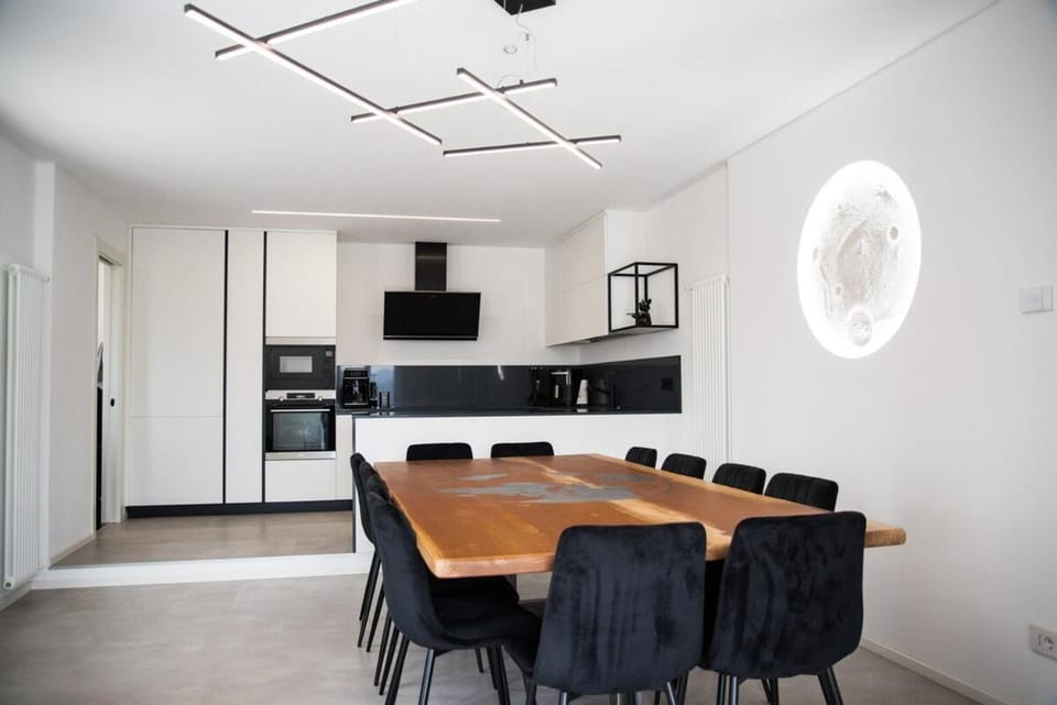 Kitchen or kitchenette, Dining area, pet friendly, stove