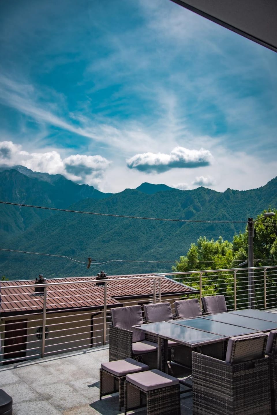 Patio, Balcony/Terrace, Dining area, Mountain view