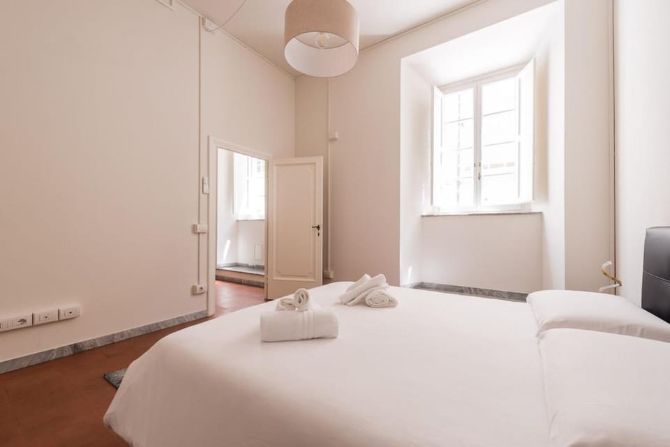 Bed, Photo of the whole room, Bedroom, internet, towels