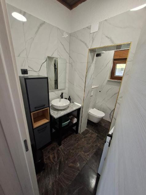 Apartments and Rooms "Almira" Bed and Breakfast in Pula